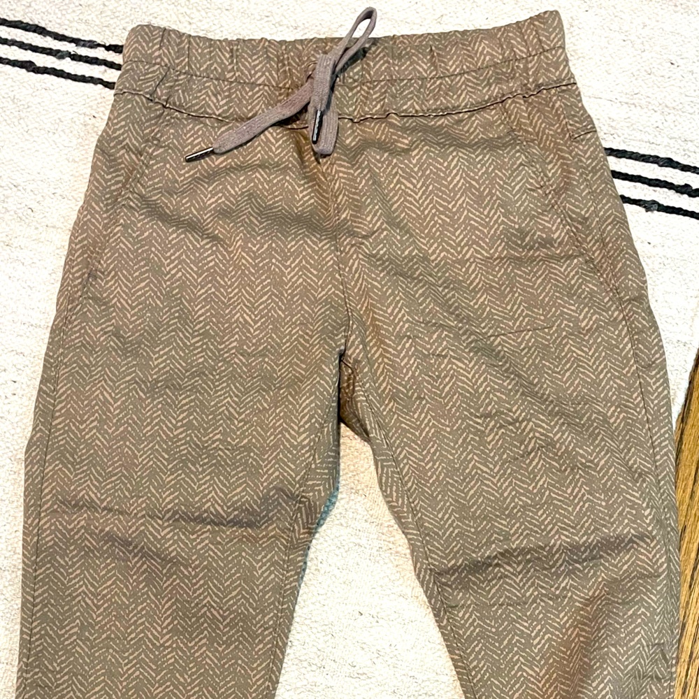 Bevy Flog joggers. NWOT